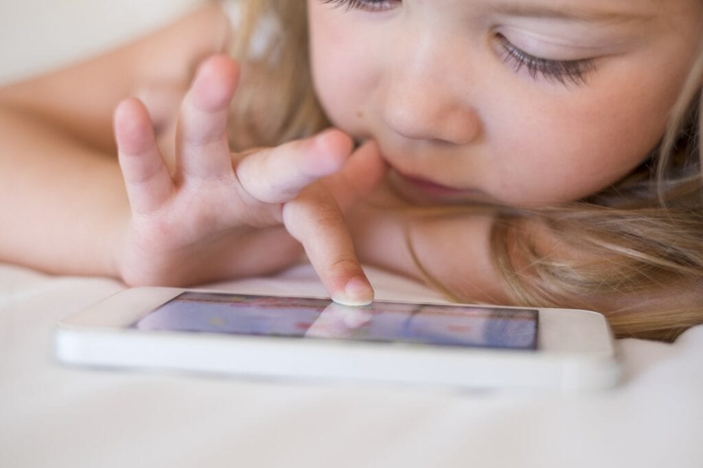 How to Make Sure Your Child Is Using Their Mobile Phone Responsibly