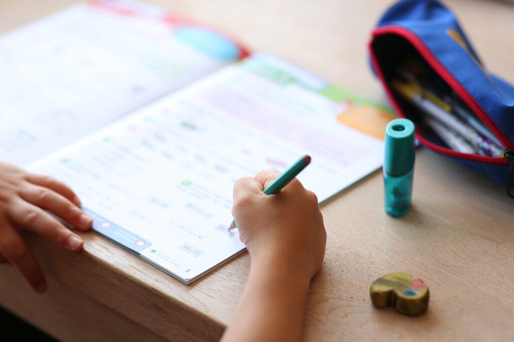 Parenting Tips for Keeping Your Kids Engaged in Learning This Summer